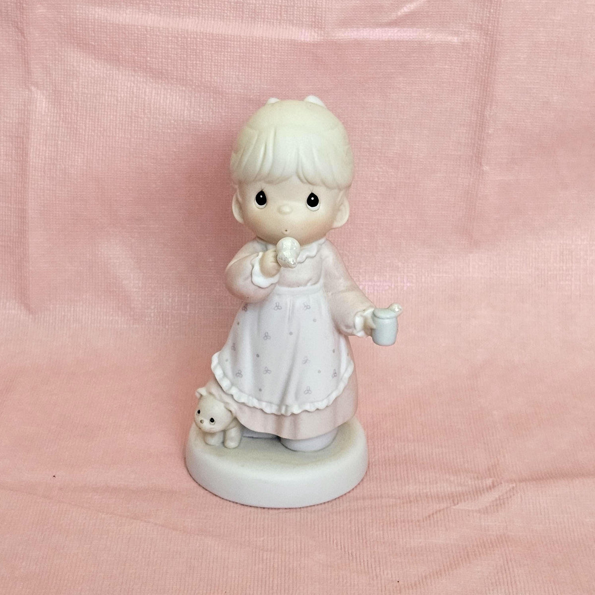 Precious Moments "Memories Are Made of This" Figurine – 1993 Enesco 529982