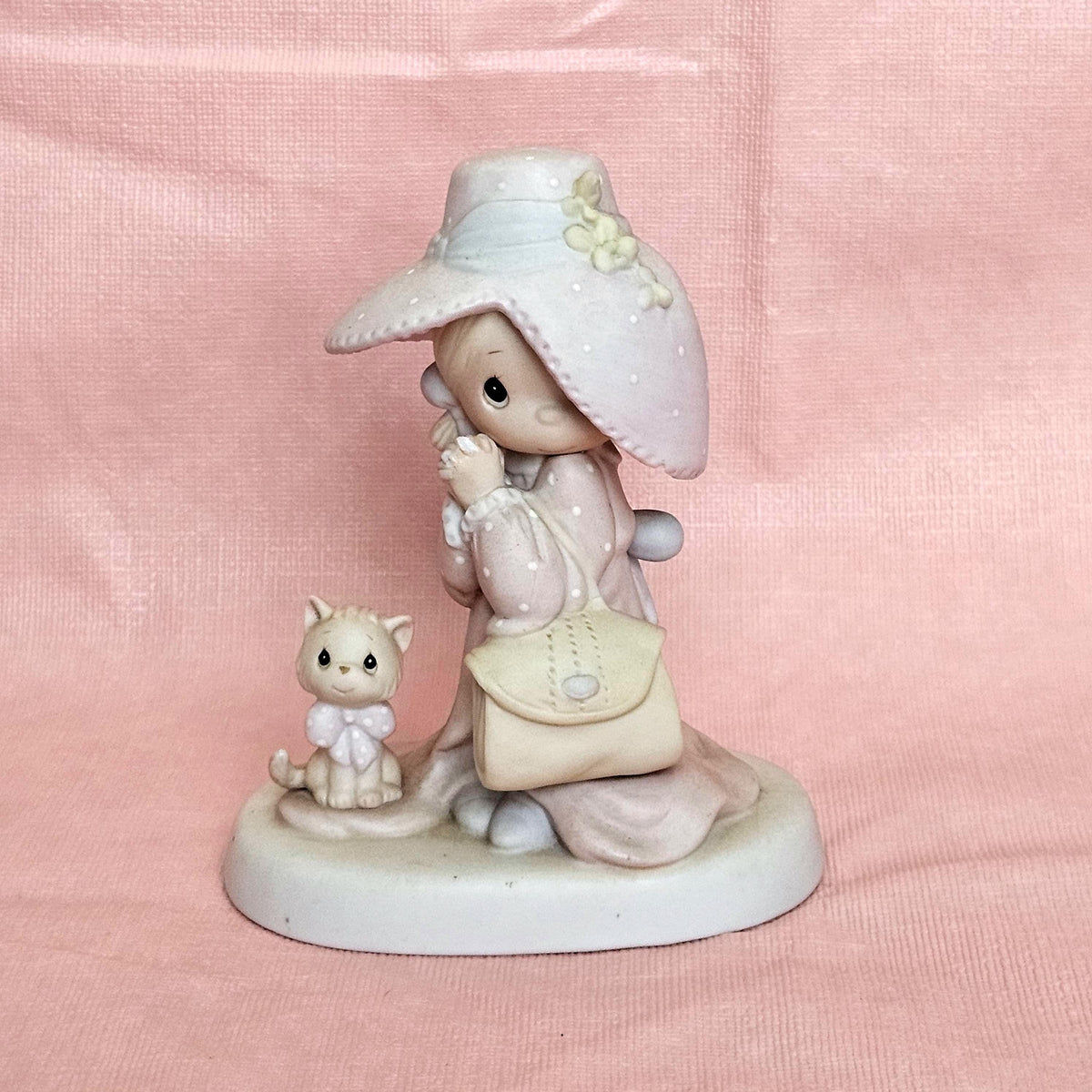 Precious Moments "To a Very Special Mom" Figurine – 1983 E-2824
