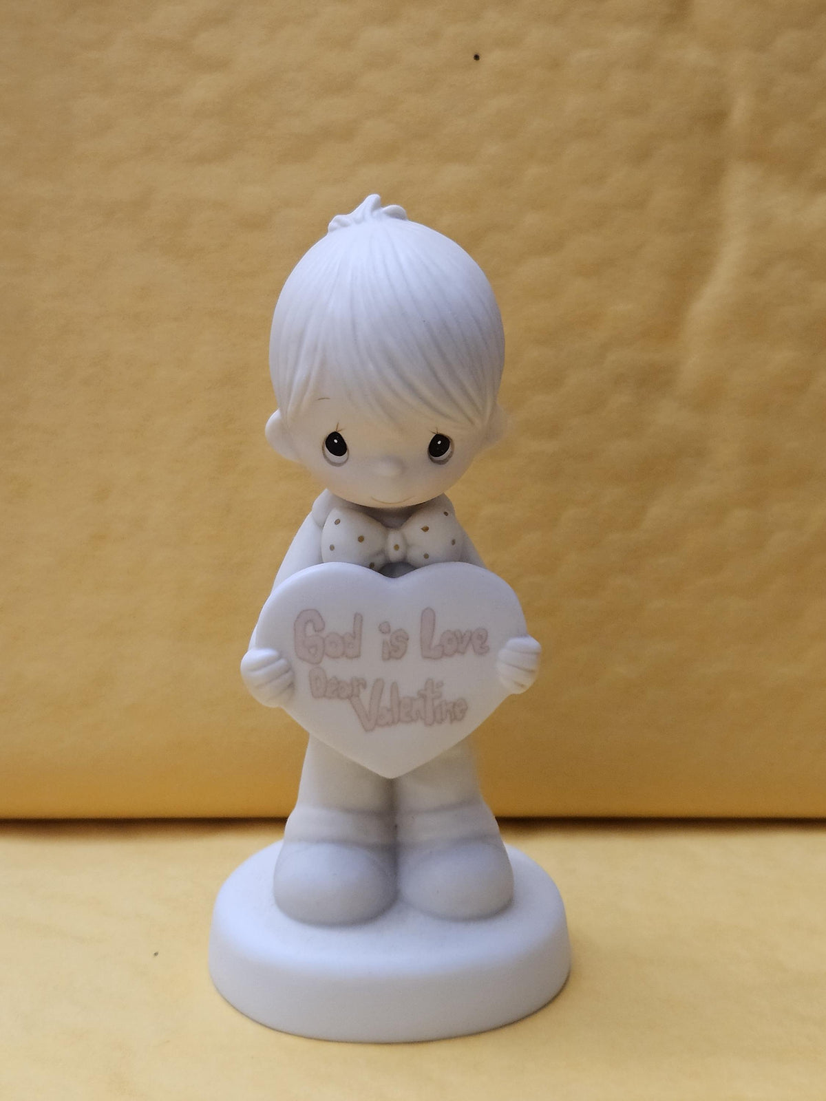 Precious Moments "God Is Love Dear Valentine" Figurine – 1981 Enesco E-7153