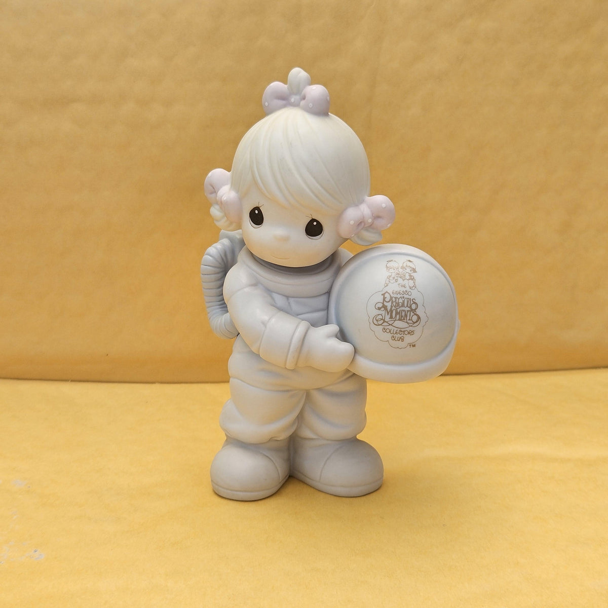 Precious Moments "The Club That's Out of This World" Figurine – 1991 Enesco C0012
