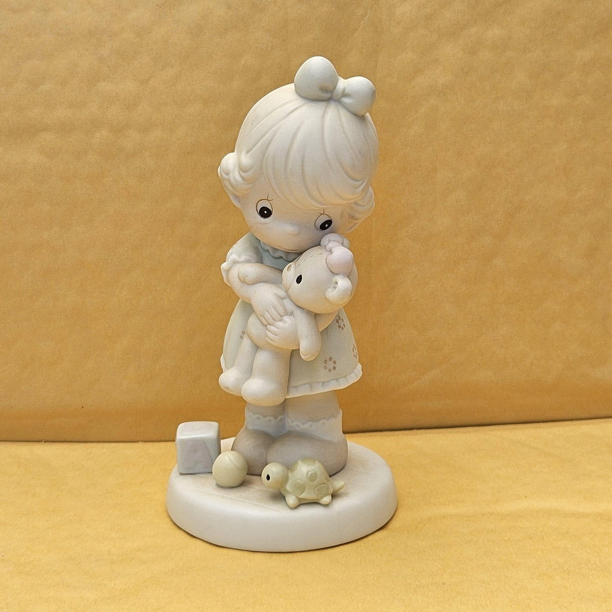 Precious Moments "Loving" Figurine – 1993 Enesco PM932