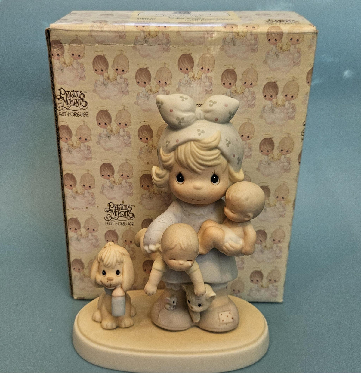 Precious Moments "God Blessed Our Years Together" Figurine – 1983 Enesco E-2853