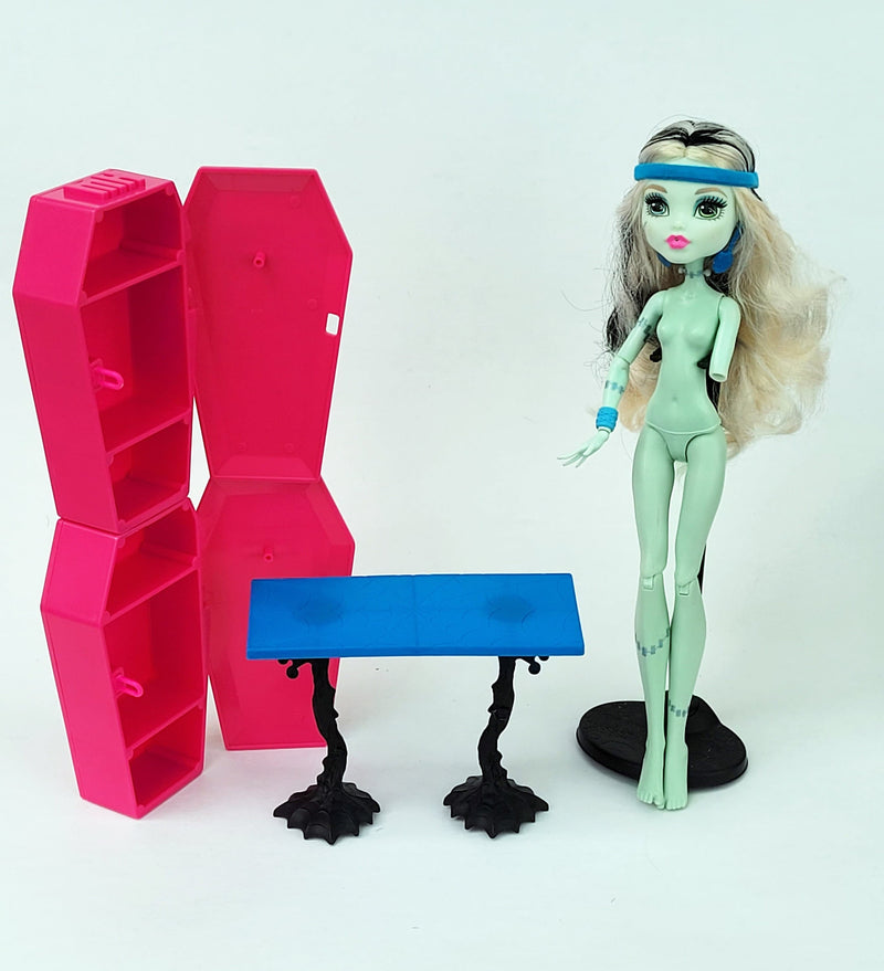 Monster High Doll Skulltimate Locker Room Frankie Stein Exclusive Playset for Collectors, OOAK Repaint, Playing, Original Accessories, Rare