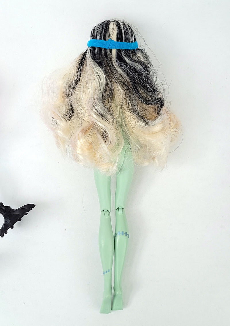 Monster High Doll Skulltimate Locker Room Frankie Stein Exclusive Playset for Collectors, OOAK Repaint, Playing, Original Accessories, Rare