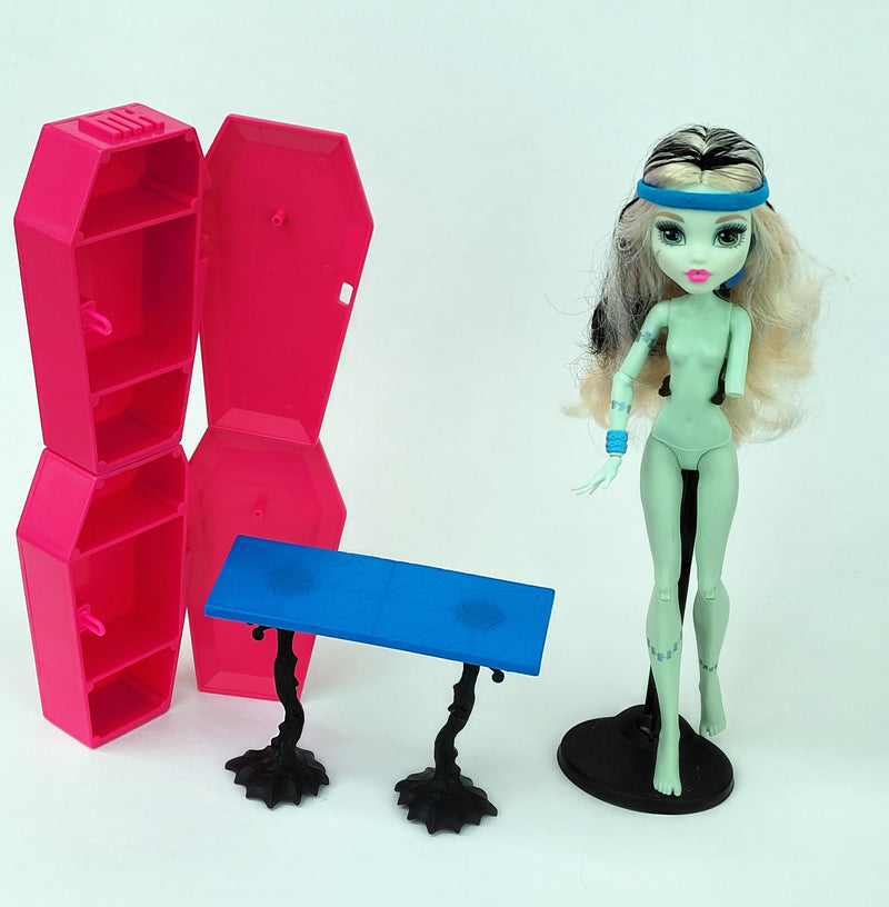 Monster High Doll Skulltimate Locker Room Frankie Stein Exclusive Playset for Collectors, OOAK Repaint, Playing, Original Accessories, Rare