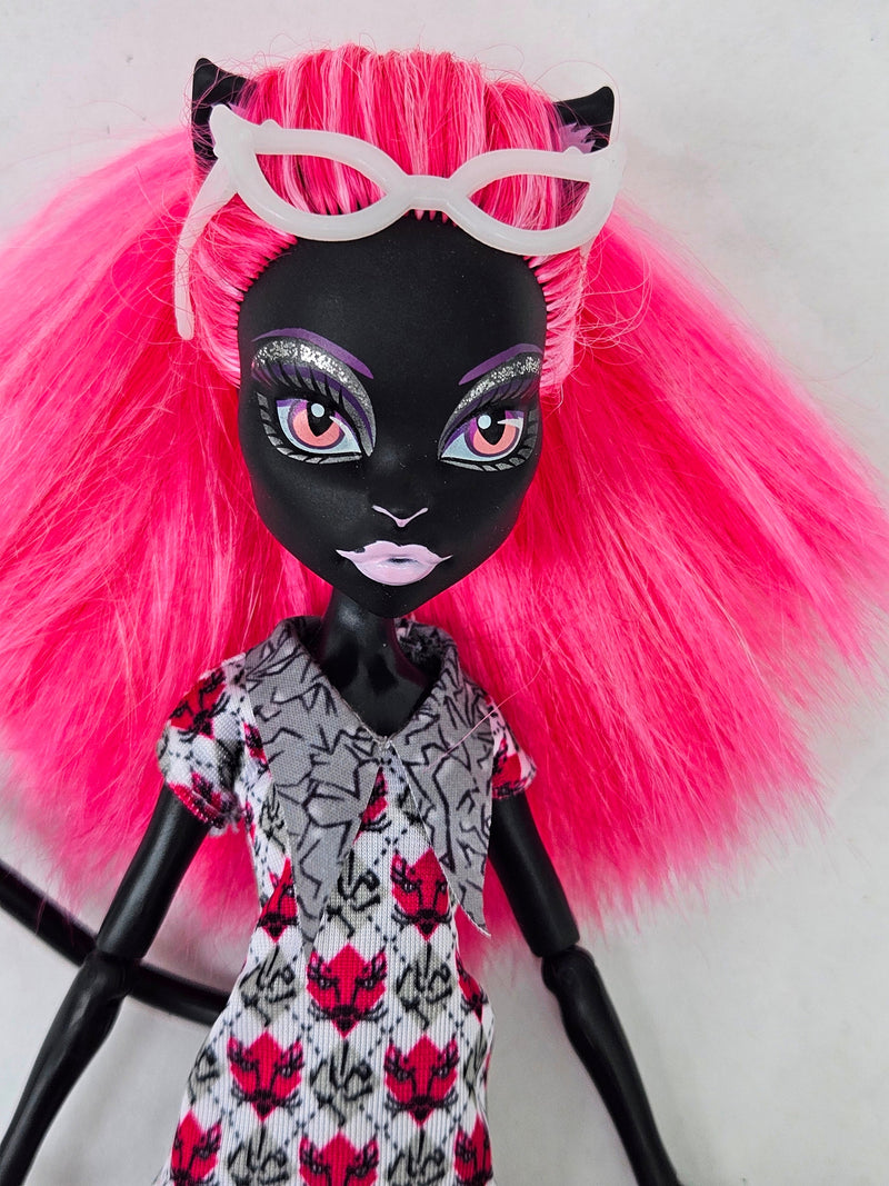 Monster High Doll Geek Shriek Catty Noir for Collectors, OOAK Repaints, Playing, Cat Doll, Girl, Original Clothes, Complete, Extremely Rare