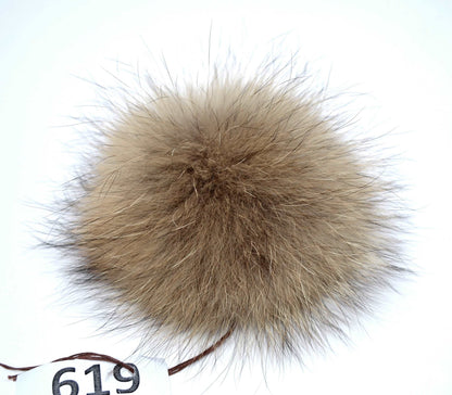 7,5 inch raccoon fur pom pom
