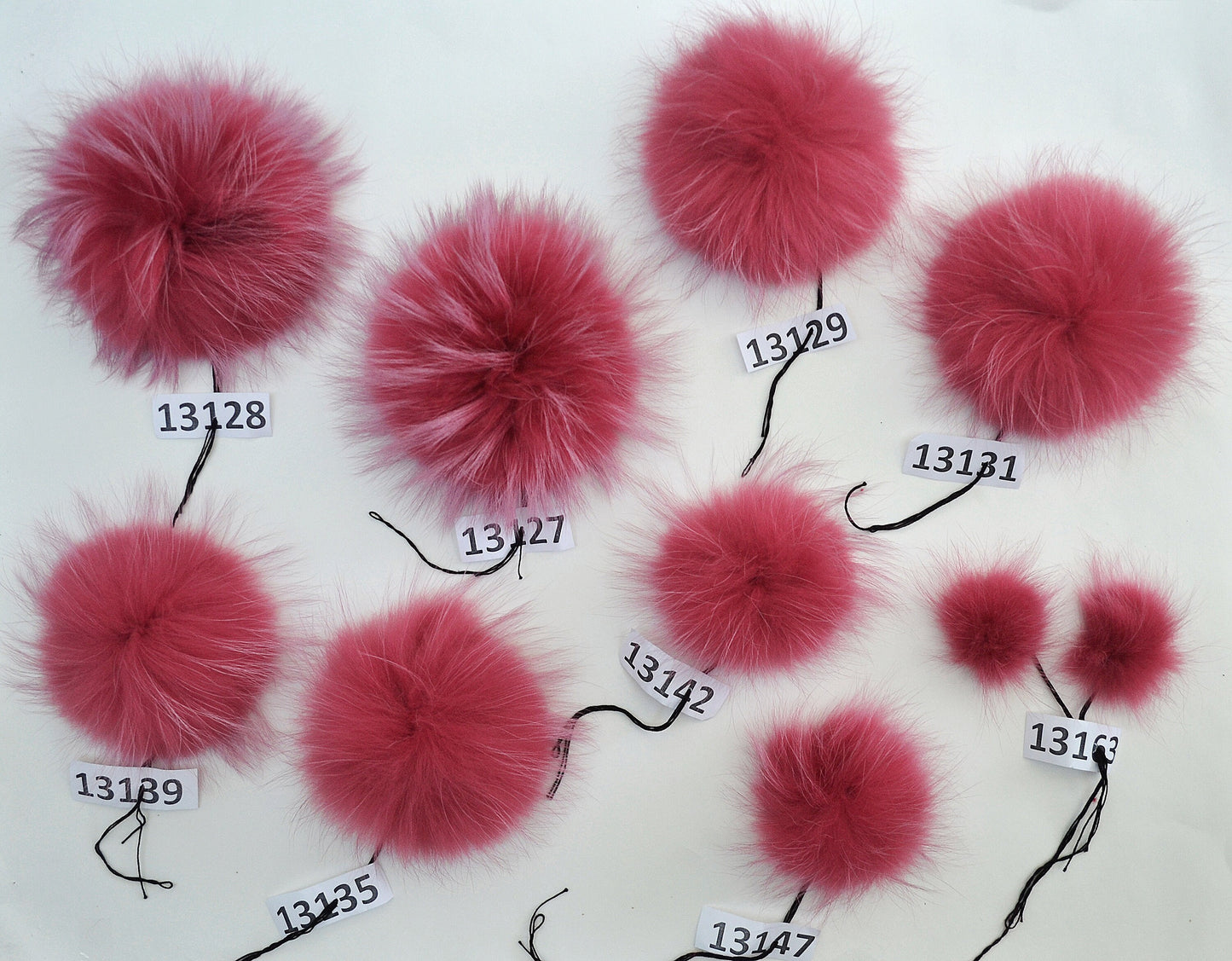 4" to 8,5" EXTRA LARGE FUR Pom Pom! High Quality Red Raccoon Pom Pom Hat Beanie Tuque Winter Knit Hat Large Pom Pom Fluffy Raccoon Fur Ball