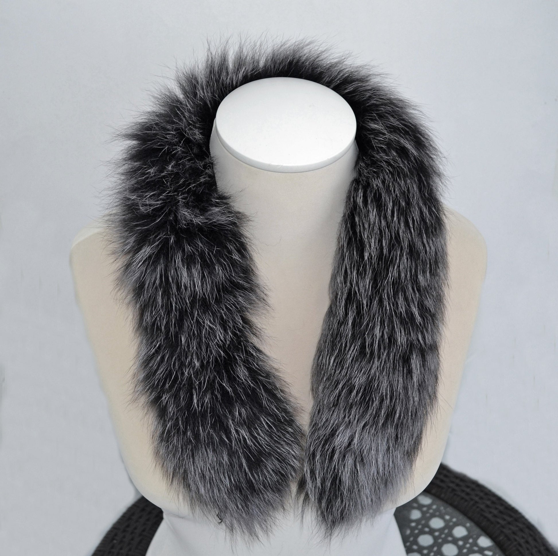 READY TO SHIP 70-80 cm Real Fox Fur (Tail) Trim Hood, Fur collar trim, Fox Fur Collar, Fur Scarf, Fur Ruff, Fox Fur Hood, Jacket, Coat Trim