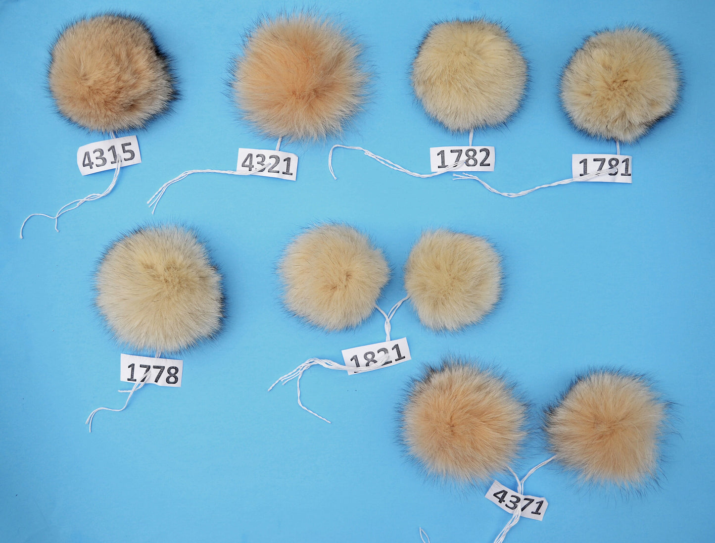 4,5" to 5" HIGHEST QUALITY FOX Pom Poms! Double Fox Fur Shiny Soft Pom Pom for Women Hat Beanie Tuque Winter Knit Hats Puff Fluffy Fur Ball
