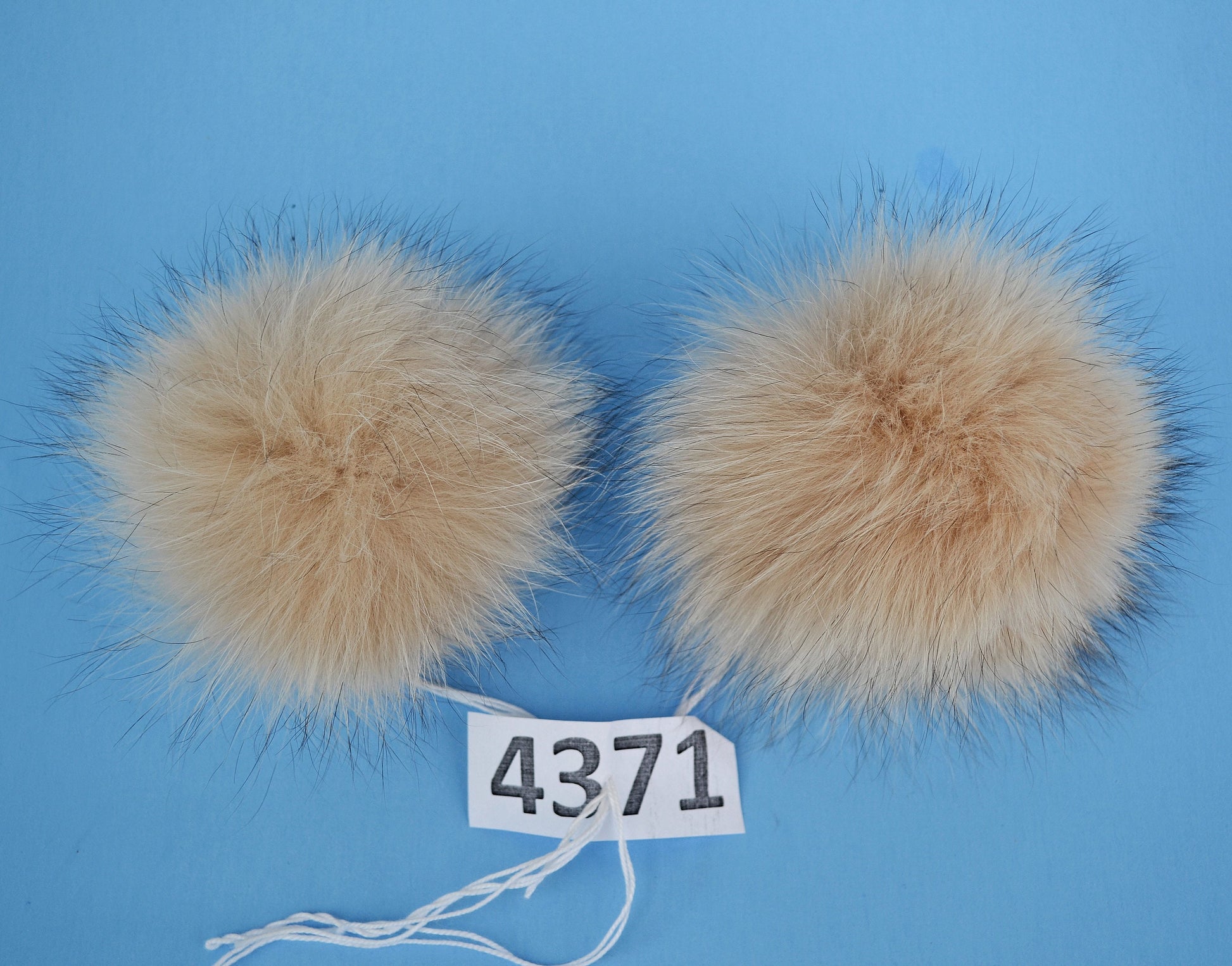 4,5" to 5" HIGHEST QUALITY FOX Pom Poms! Double Fox Fur Shiny Soft Pom Pom for Women Hat Beanie Tuque Winter Knit Hats Puff Fluffy Fur Ball