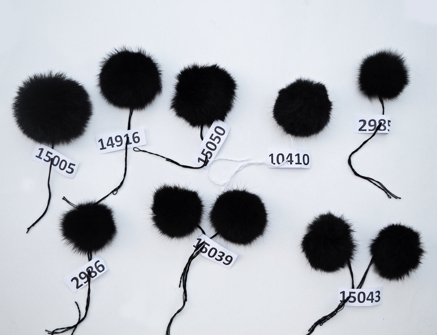 Handmade Rabbit Fur Pom Pom: Detachable Tuque & Beanie Accessory