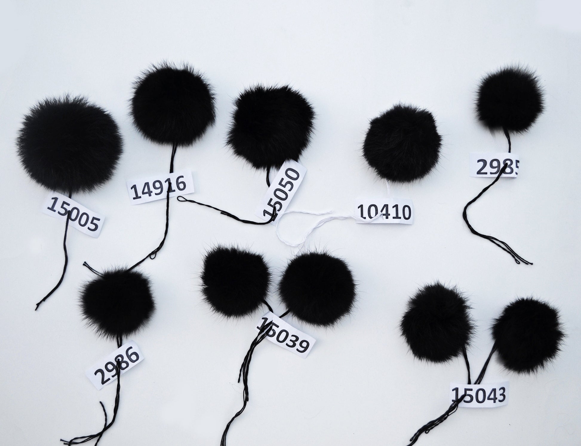 Handmade Rabbit Fur Pom Pom: Detachable Tuque & Beanie Accessory