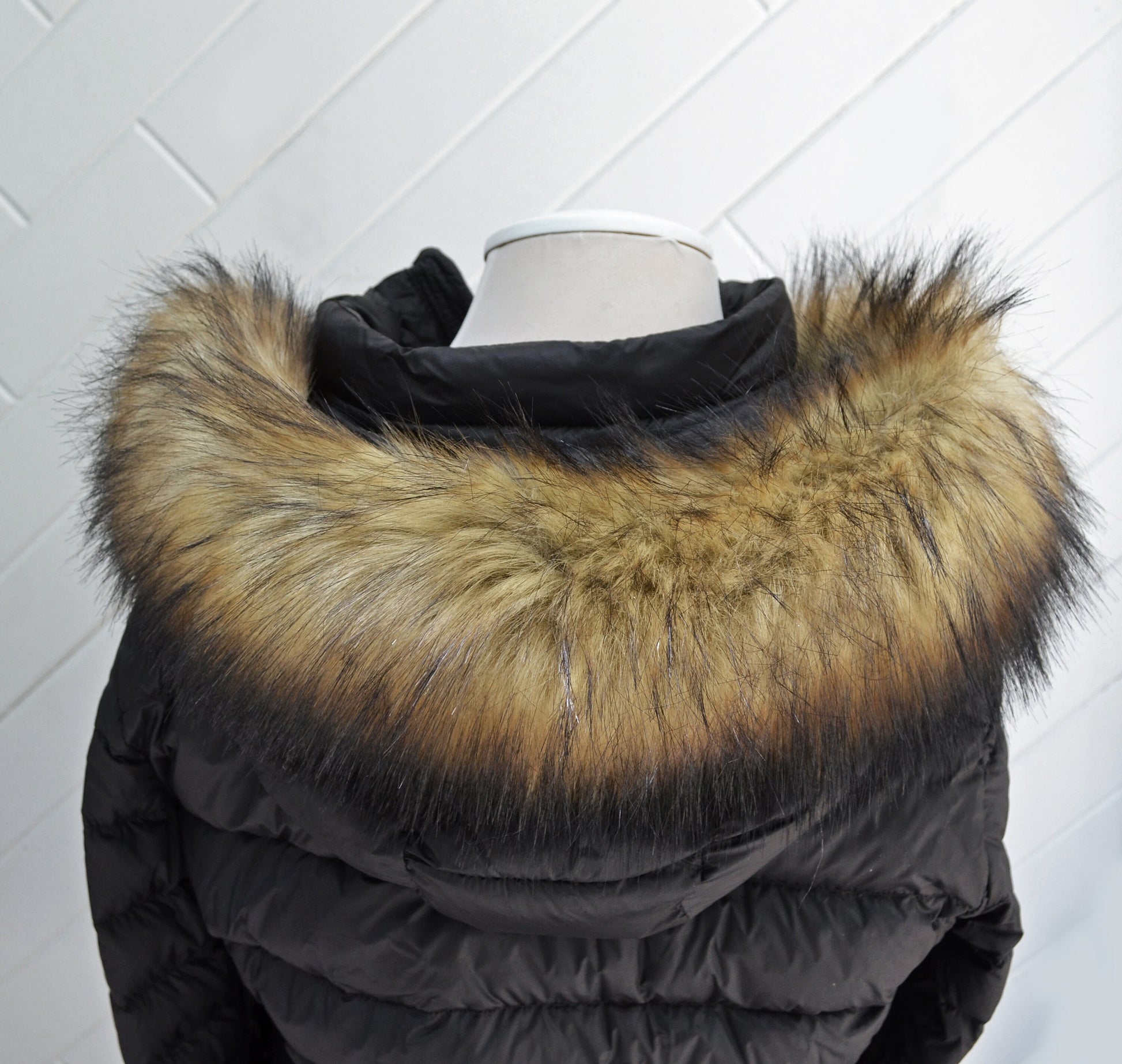 BY ORDER Faux Fur Vegan Trim Hood 70 cm, Large Faux Fur Collar Trim, Faux Raccoon Fur, Fur Ruff, Faux Fur Hood, Hood Fur Jacket, Fur stripe
