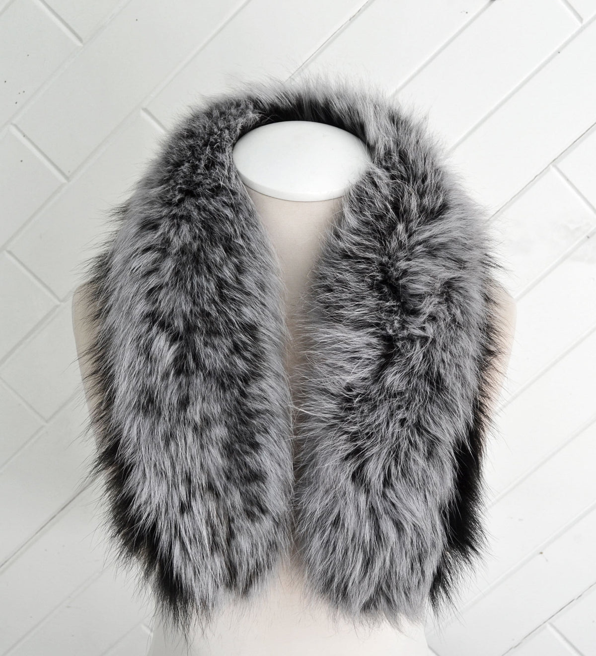Silver Fox Look Fur Hood Ruff triple – genuine fox tail fur – image 5