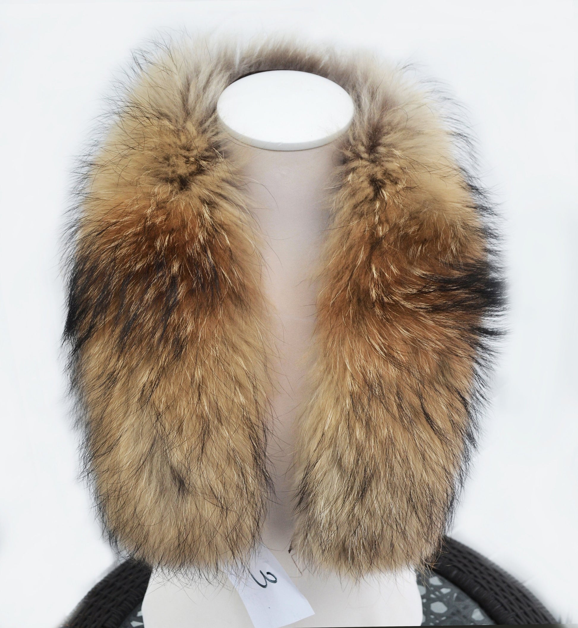 Natural Brown Finnish raccoon fur hood trim cut from genuine Finnish raccoon pelt – size XL – view 4