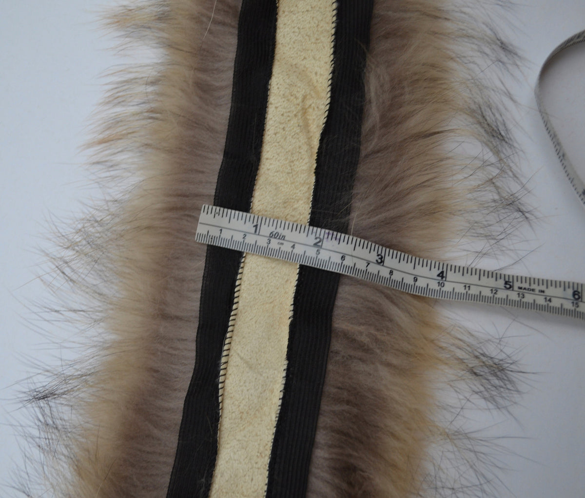 Natural Finnish raccoon fur hood trim cut from genuine Finnish raccoon pelt – size M – view 7