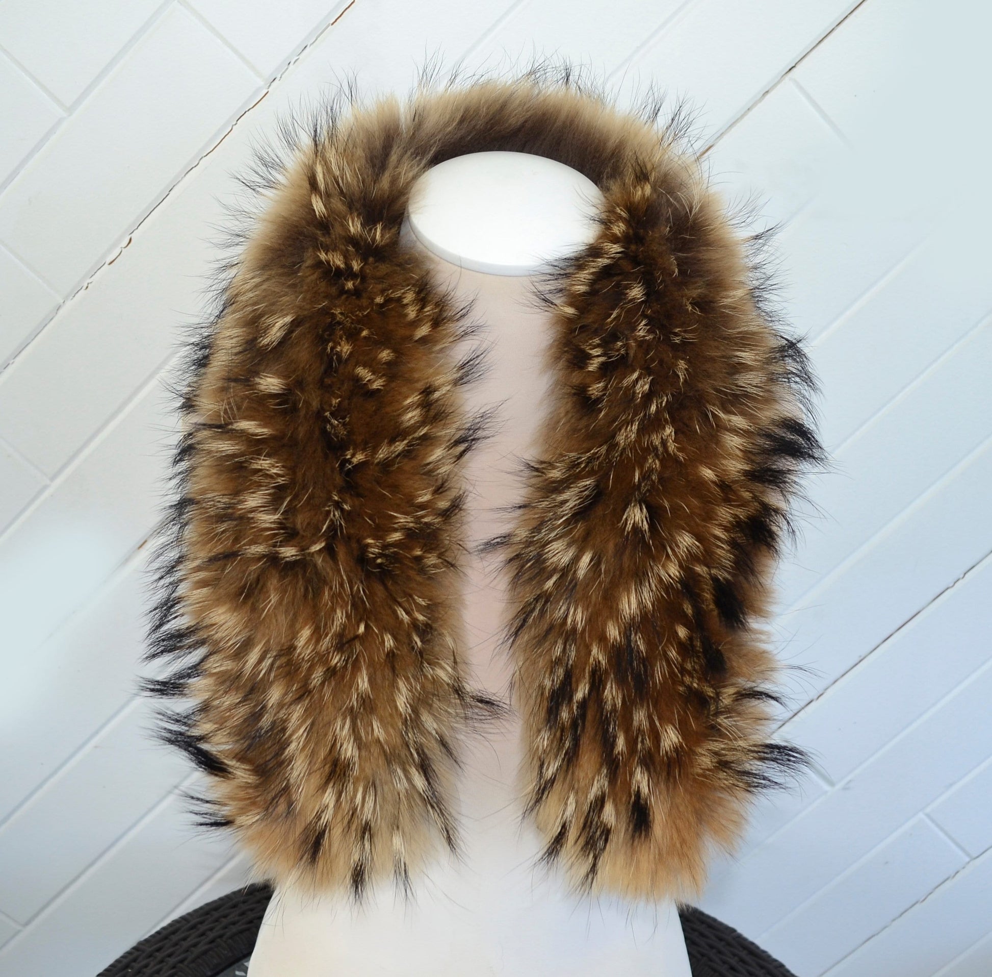 BY ORDER XL Exclusive Real Raccoon Fur Collar, Fur Trim for Hoodie, Raccoon Fur Collar, Fur Scarf, Fur Ruff, Raccoon Fur Hood, Raccoon