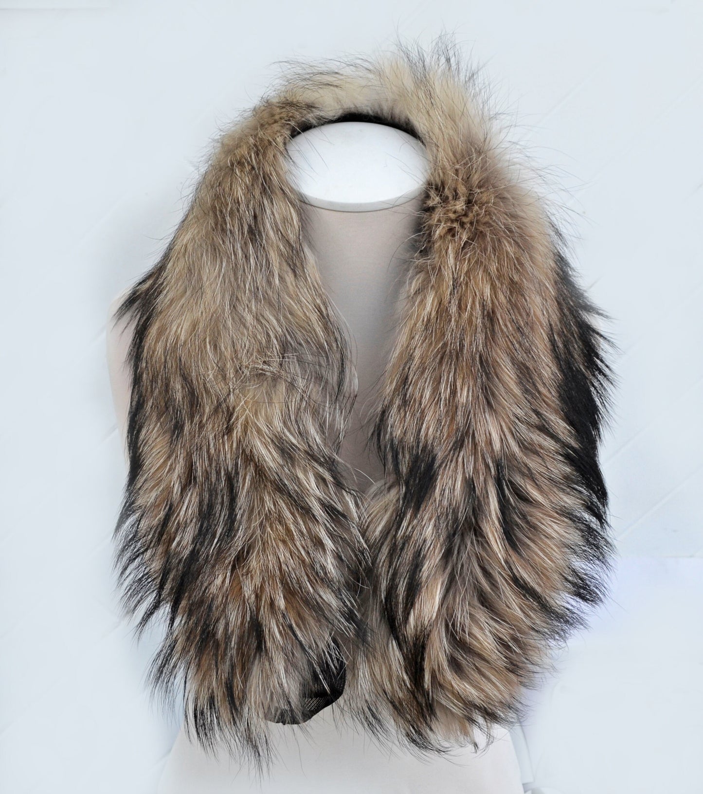 Natural Brown Finnish raccoon fur hood trim cut from genuine Finnish raccoon pelt – size XL – view 3