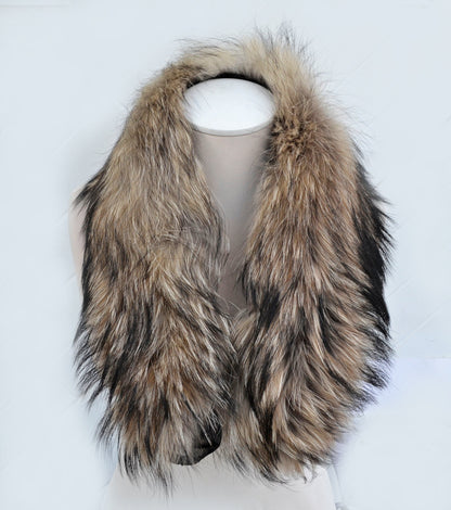Natural Brown Finnish raccoon fur hood trim cut from genuine Finnish raccoon pelt – size XL – view 3