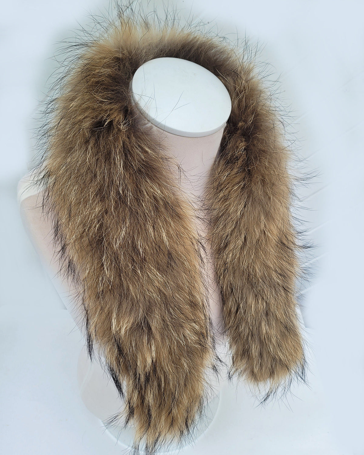Natural brown raccoon fur hood trim replacement – size M – view 2