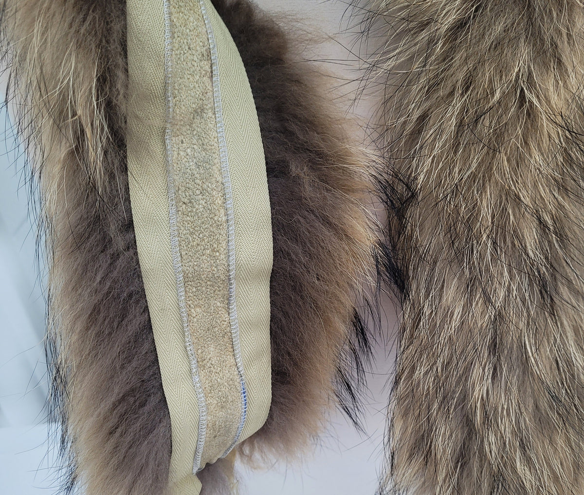 Natural brown raccoon fur hood trim replacement – size M – view 4