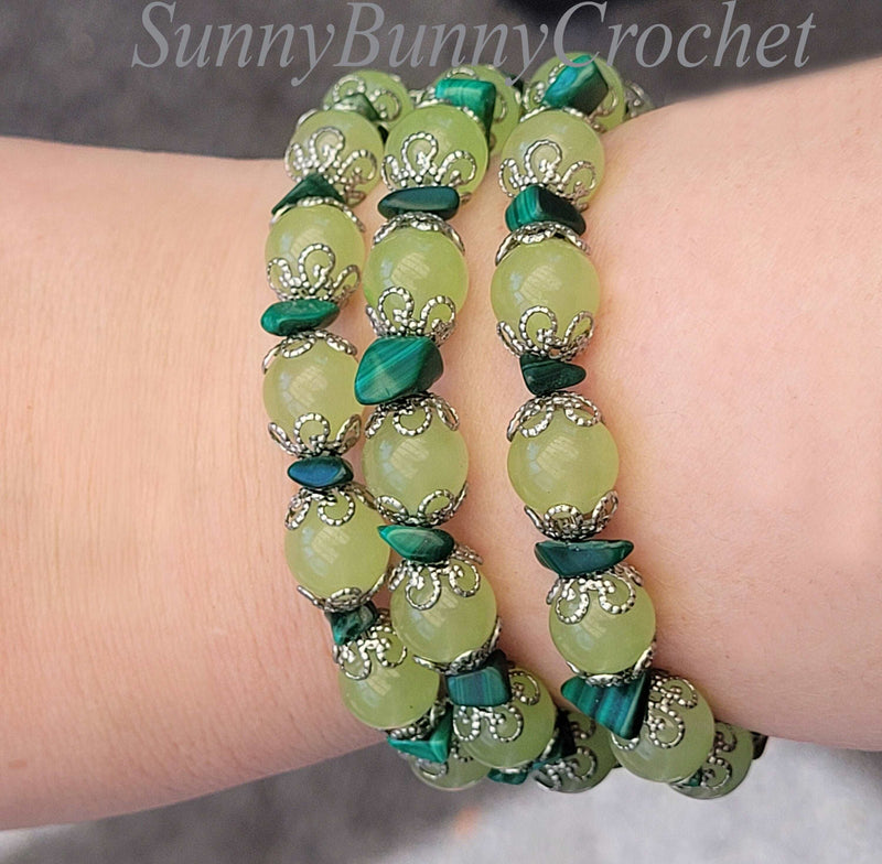 Green Stone Bracelet, Memory Wire Bracelet, Green Jade Bracelet, Crystal Gemstone Bracelet, Beaded Bracelet, Multi Strand Bracelet, Cuff