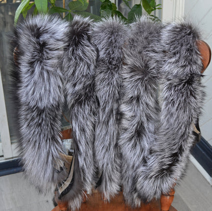 Silver Arctic fox fur hood trim cut from genuine Arctic fox pelt – size M – view 2
