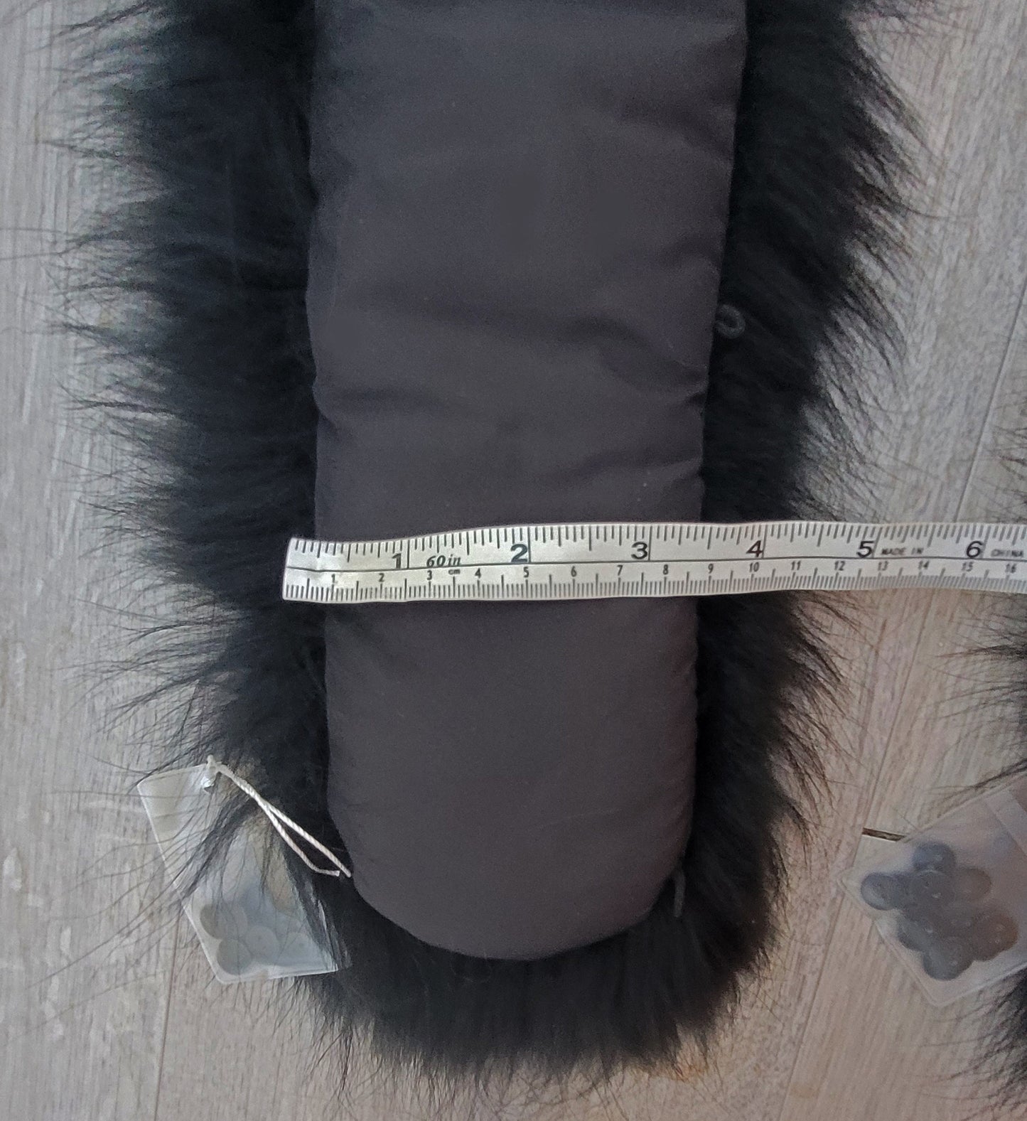 READY to SHIP XL Large Black Real Raccoon Fur Collar, Fur Trim for Hoodie, Raccoon Fur Collar, Fur Scarf, Fur Ruff, Hood , Buttons included