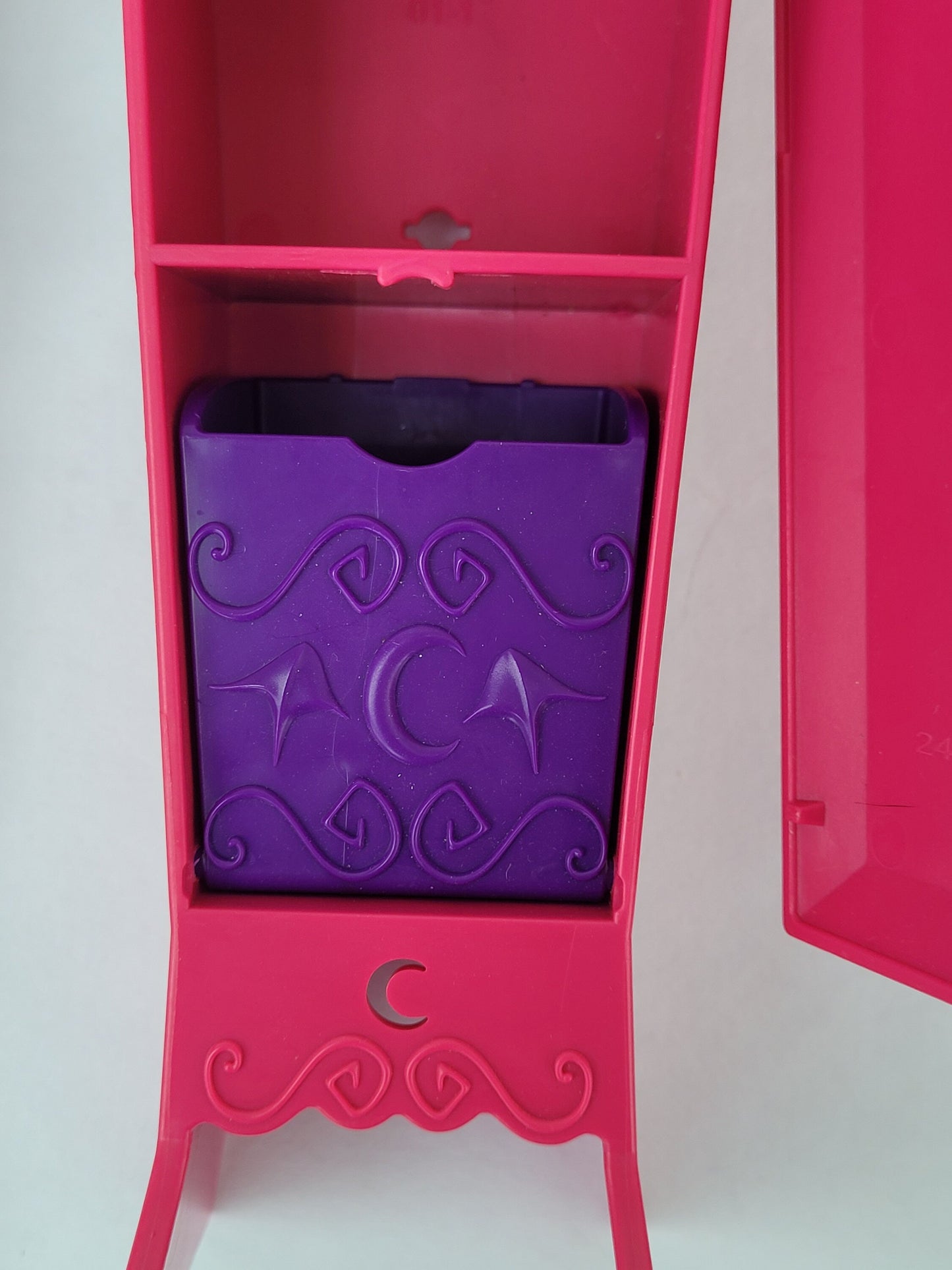 Monster High Doll Ghoul La La Locker Clawdeen Wolf Playset for Collectors, Playing, Original Accessories, Furniture, Mattel, Original Used