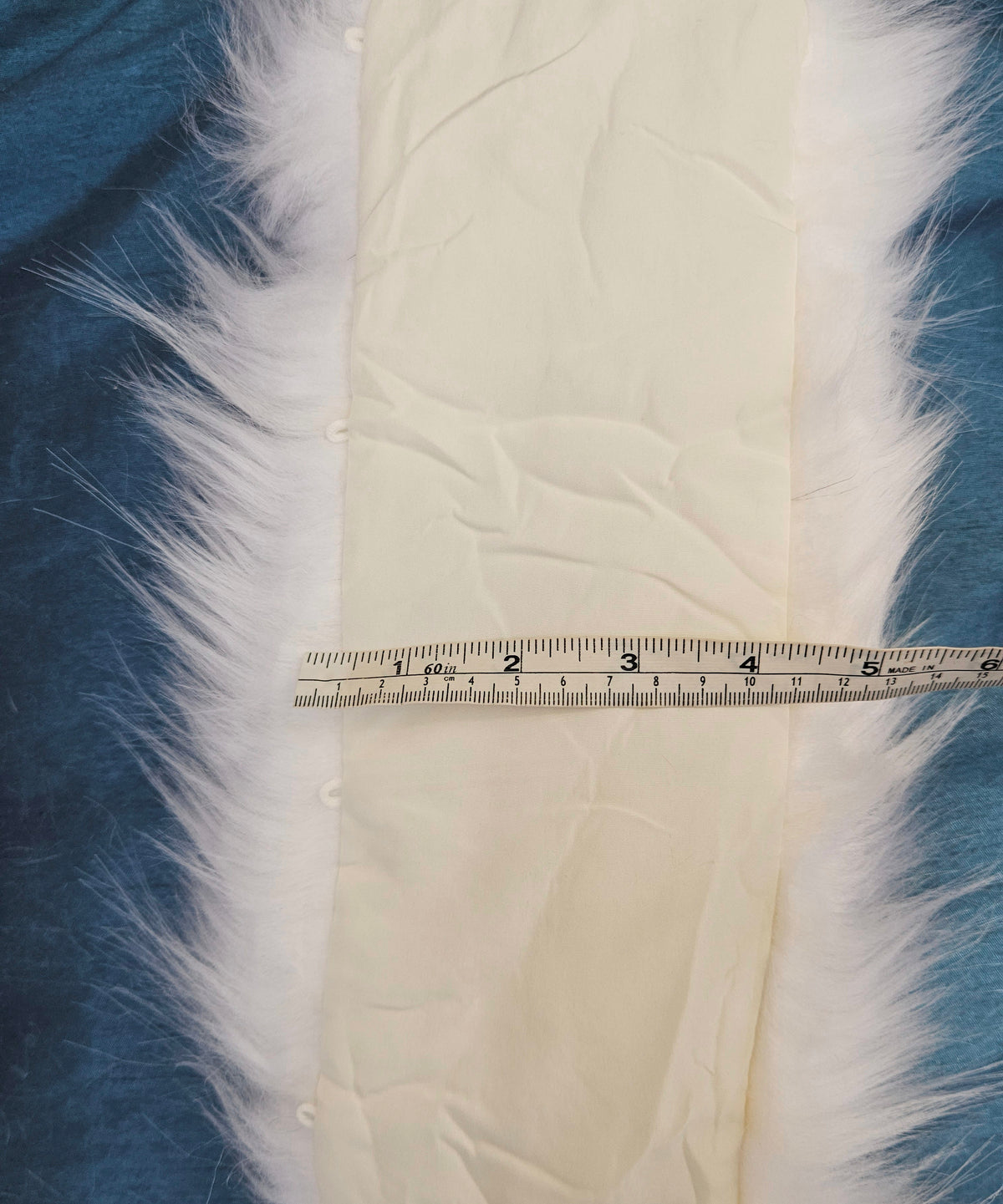 White XL Faux Fur Hood Trim – Extra Wide – 60–80 cm – product photo 8