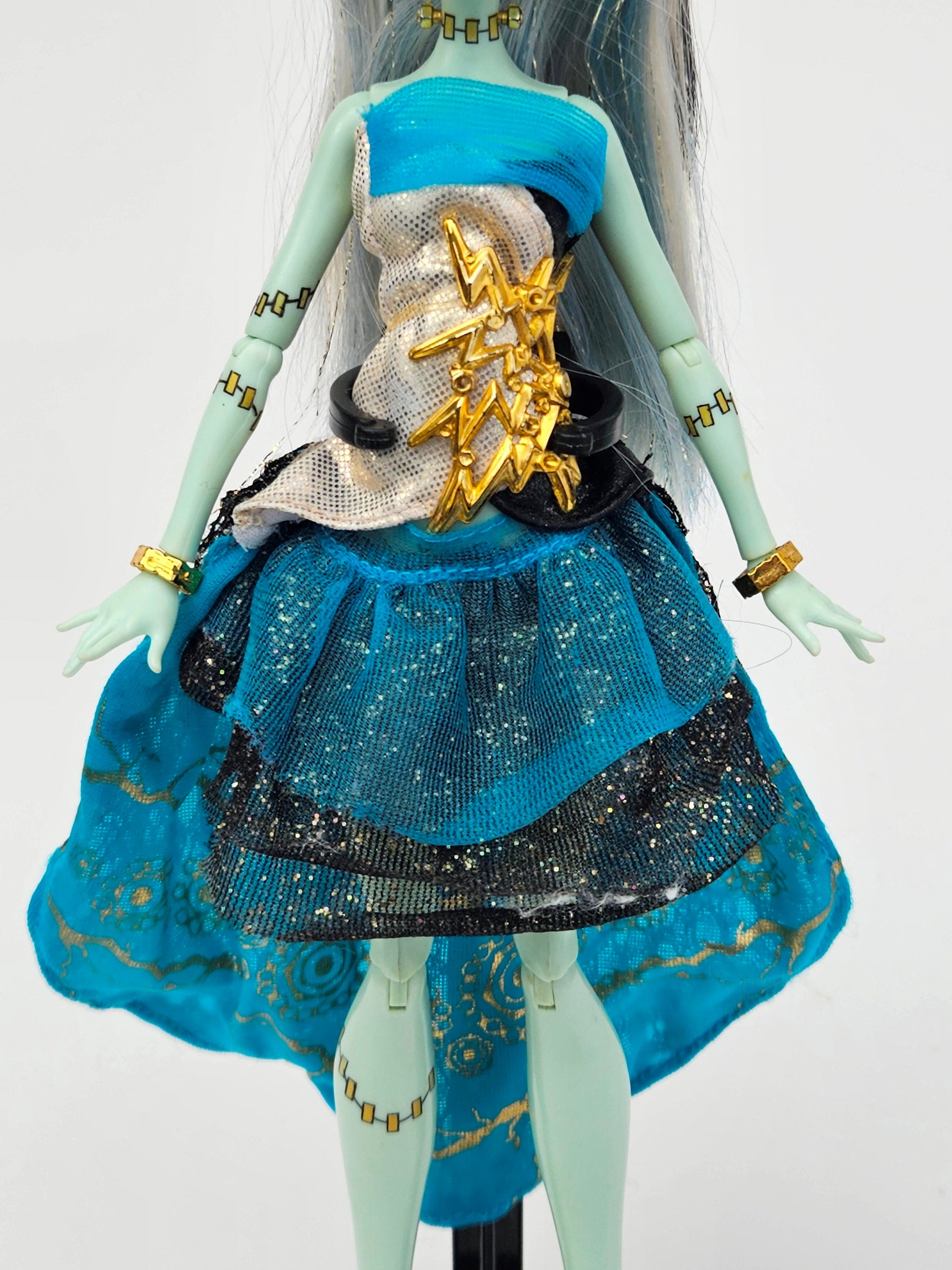 Original Monster High Doll for Collectors, Playing,13 Wishes Haunt The Casbah Exclusive Doll, Draculaura, Frankie Stein, Clawdeen, Rare