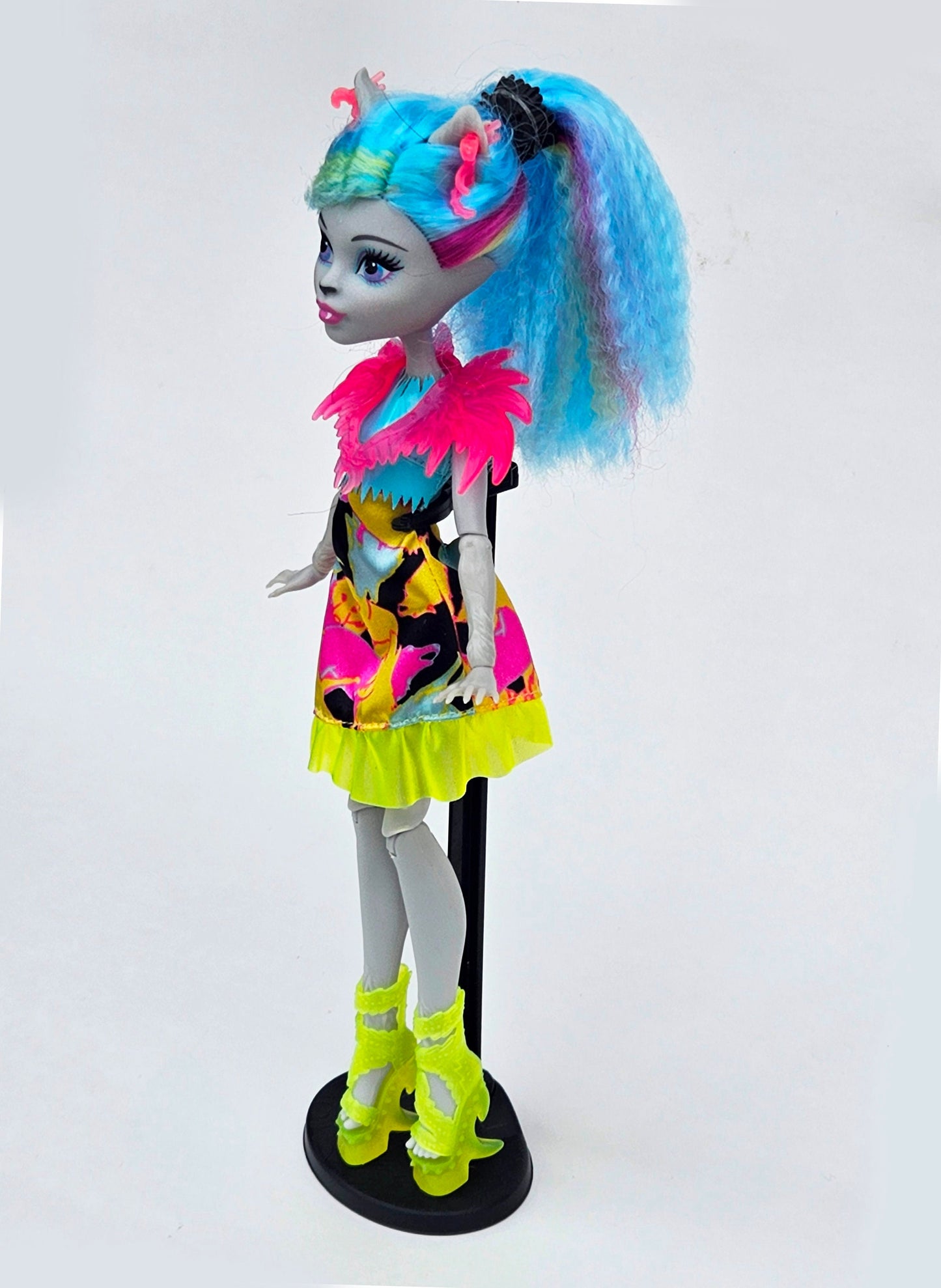 Monster High Doll for Collectors, Playing, Electrified Monstrous Hair, Hair-Rising Ghouls, Freaky Fusion, Recharge Chamber, Original Used