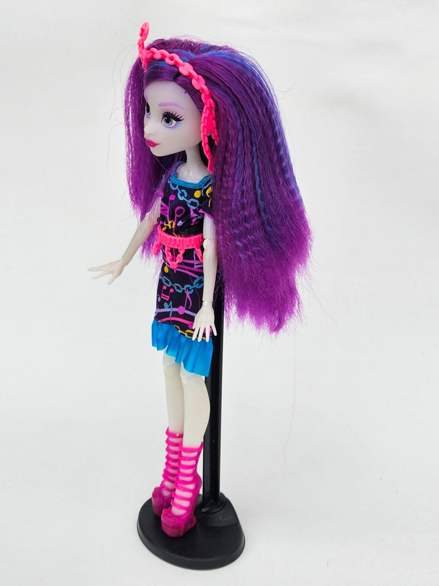 Monster High Doll for Collectors, Playing, Electrified Monstrous Hair, Hair-Rising Ghouls, Freaky Fusion, Recharge Chamber, Original Used