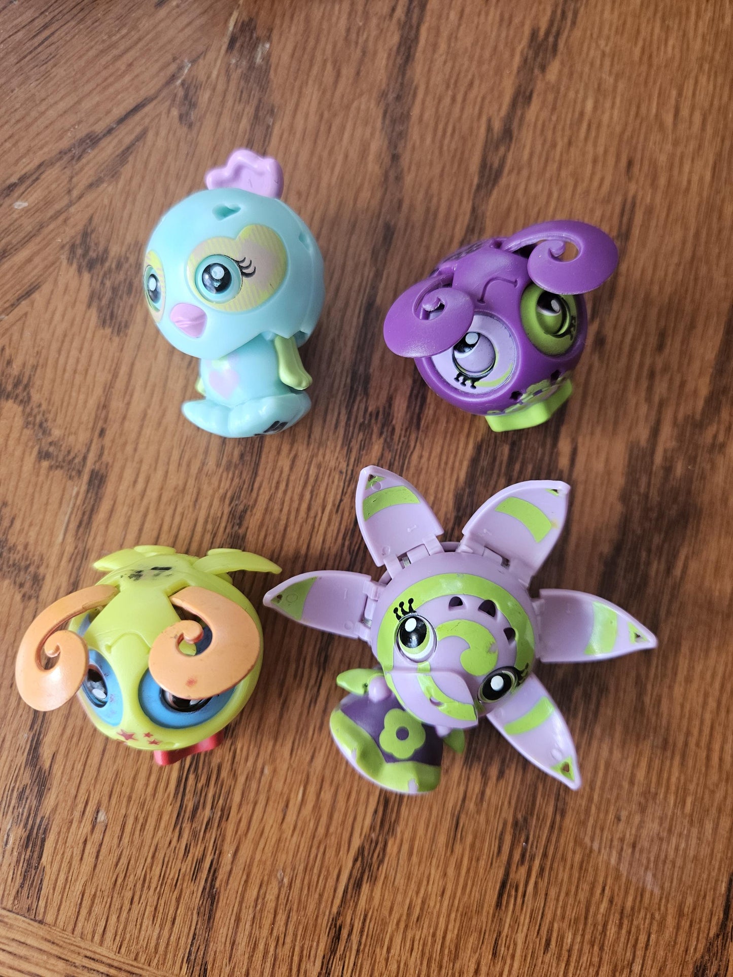 Zoobles, Lot of 4 and Family Car, Spin Masters, Transfroming Animals, Like Bakugan, Ball Figure, Spring to Life, Magnets, Rare Finds