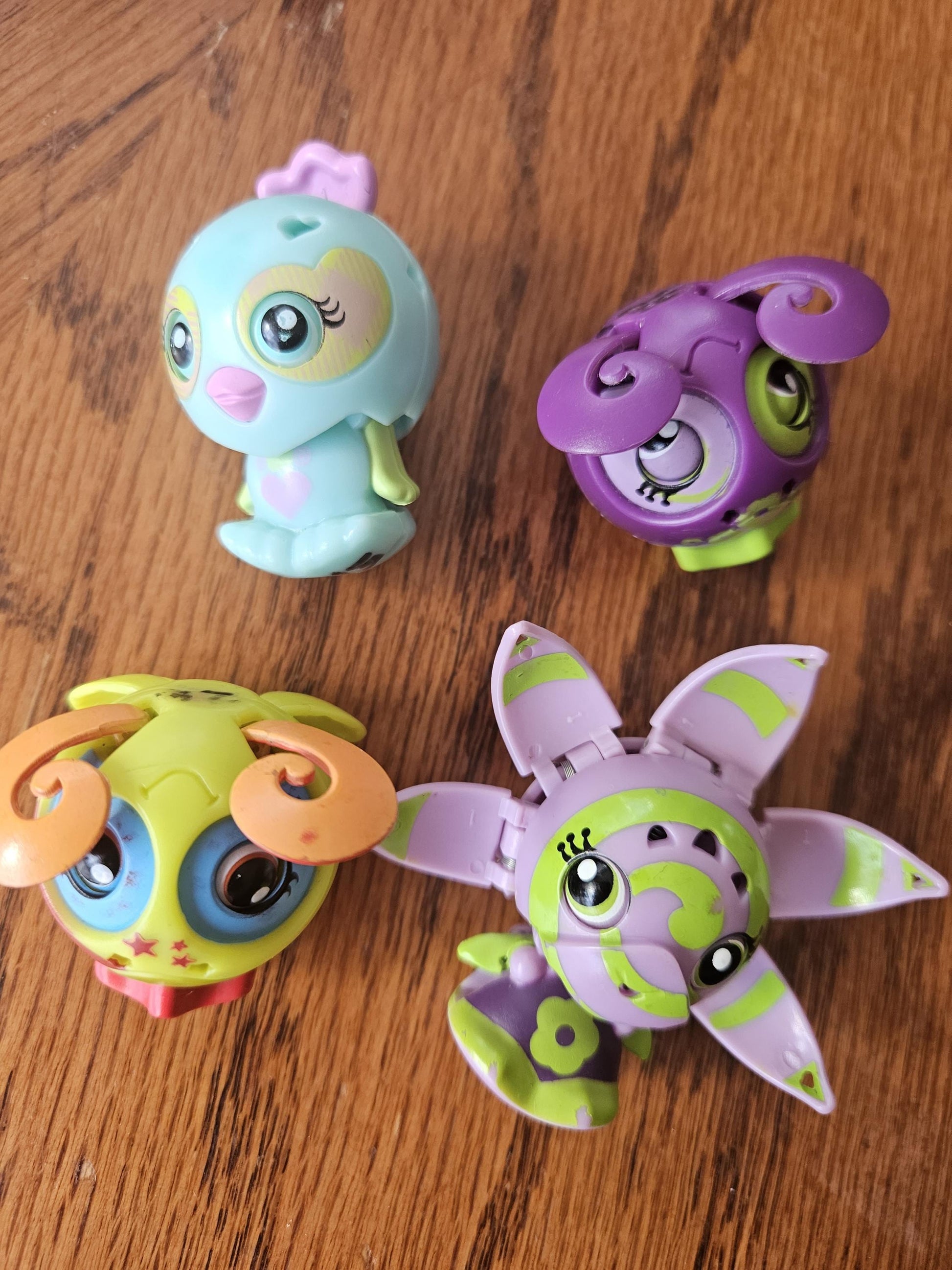 Zoobles, Lot of 4 and Family Car, Spin Masters, Transfroming Animals, Like Bakugan, Ball Figure, Spring to Life, Magnets, Rare Finds