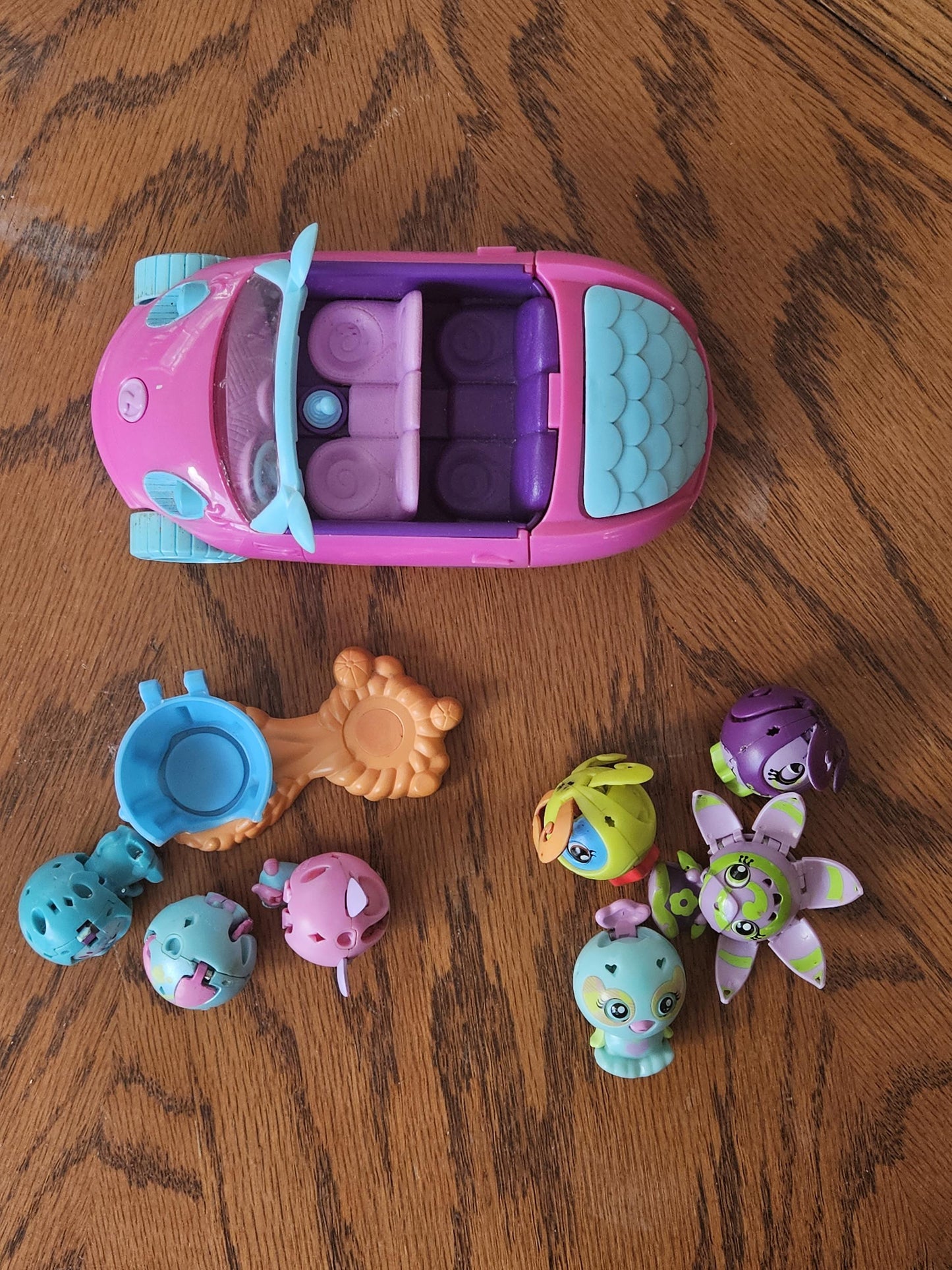 Zoobles, Lot of 4 and Family Car, Spin Masters, Transfroming Animals, Like Bakugan, Ball Figure, Spring to Life, Magnets, Rare Finds