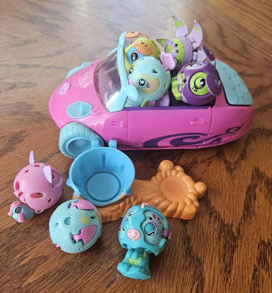 Zoobles, Lot of 4 and Family Car, Spin Masters, Transfroming Animals, Like Bakugan, Ball Figure, Spring to Life, Magnets, Rare Finds