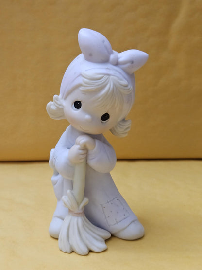 Precious Moments Isn't He Precious 1984 E-5379 porcelain figurine with original box – view 2