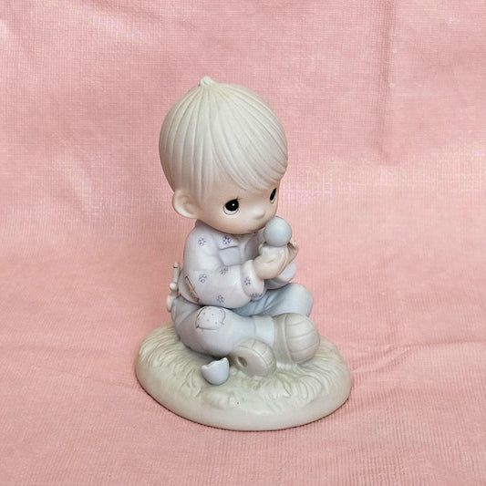 Precious Moments "I Believe in Miracles" Figurine – 1987 E-7156R Retired