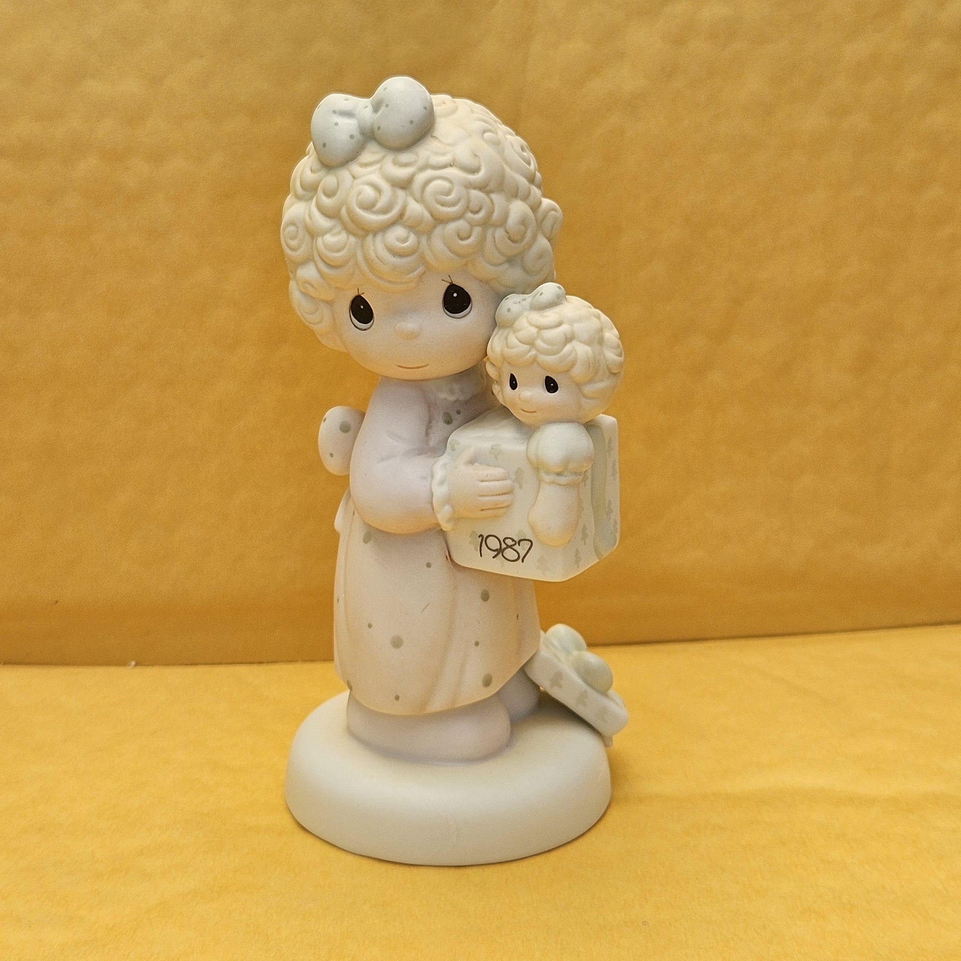 Precious Moments Figurine, The Enesco Precious Moments Collection, Vintage Figurine, 1988, Porcelaine Ceramic Figurine Rare, Original Box