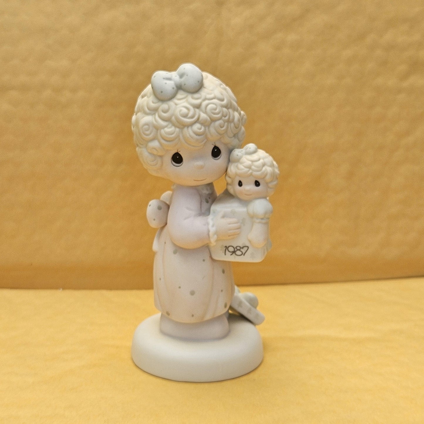 Precious Moments Figurine, The Enesco Precious Moments Collection, Vintage Figurine, 1988, Porcelaine Ceramic Figurine Rare, Original Box