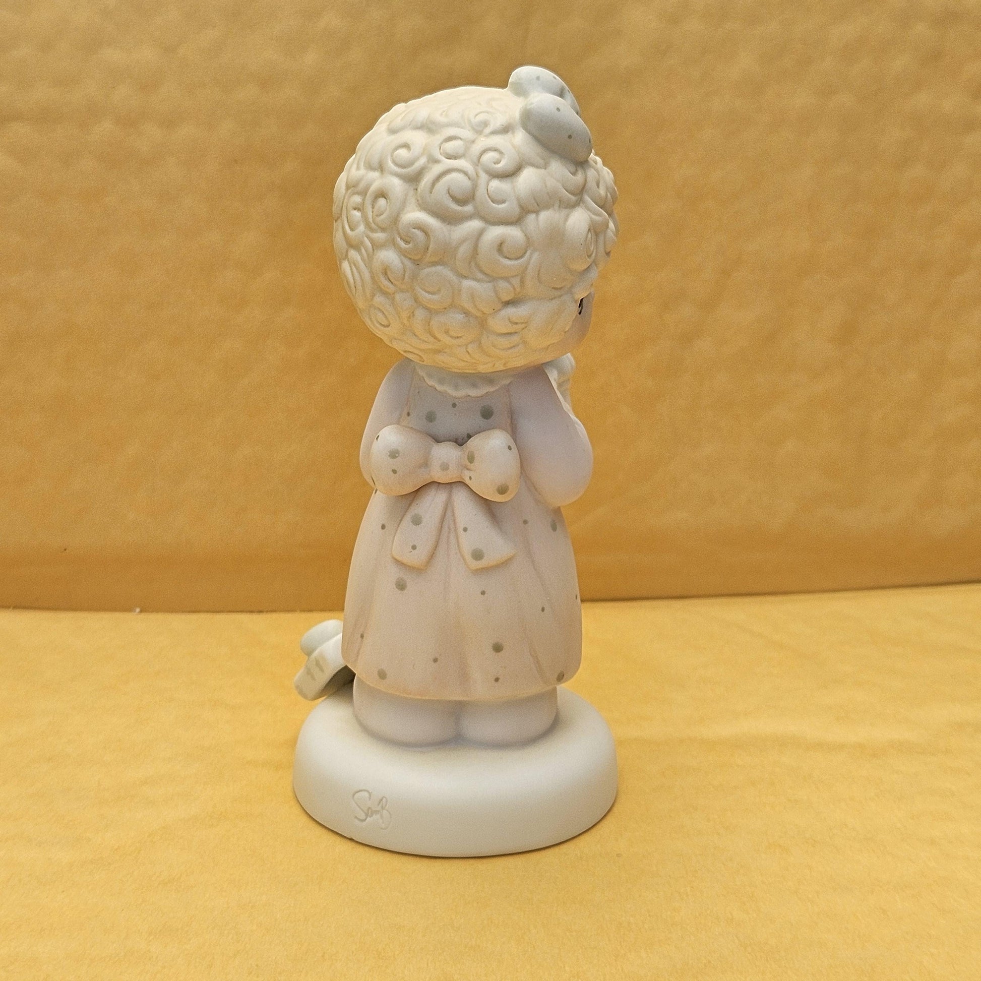 Precious Moments Figurine, The Enesco Precious Moments Collection, Vintage Figurine, 1988, Porcelaine Ceramic Figurine Rare, Original Box