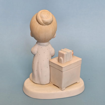Precious Moments "Love Never Fails" – 1984 Enesco 524301