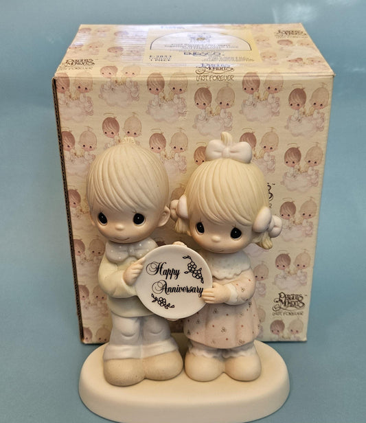 Precious Moments "Showers of Blessings" Figurine – 1987 Enesco 105945