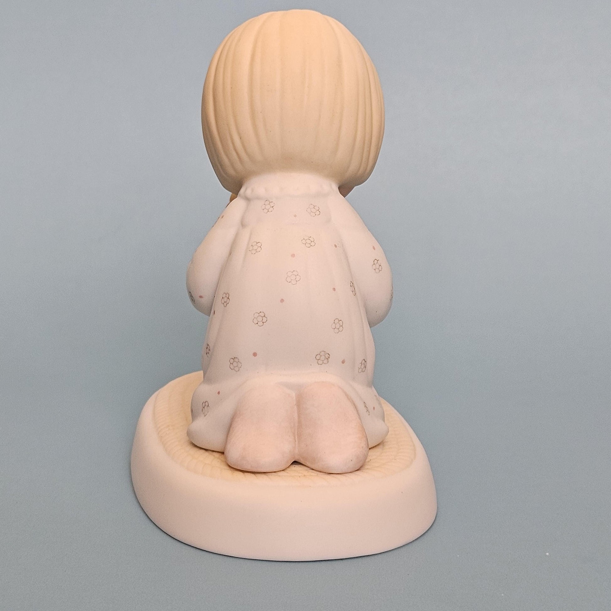 Dawn's Early Light" ** Members Only 
- Measures approx. stands 5 inch tall
- Produced in 1983( Precious Moments Collectors Club)