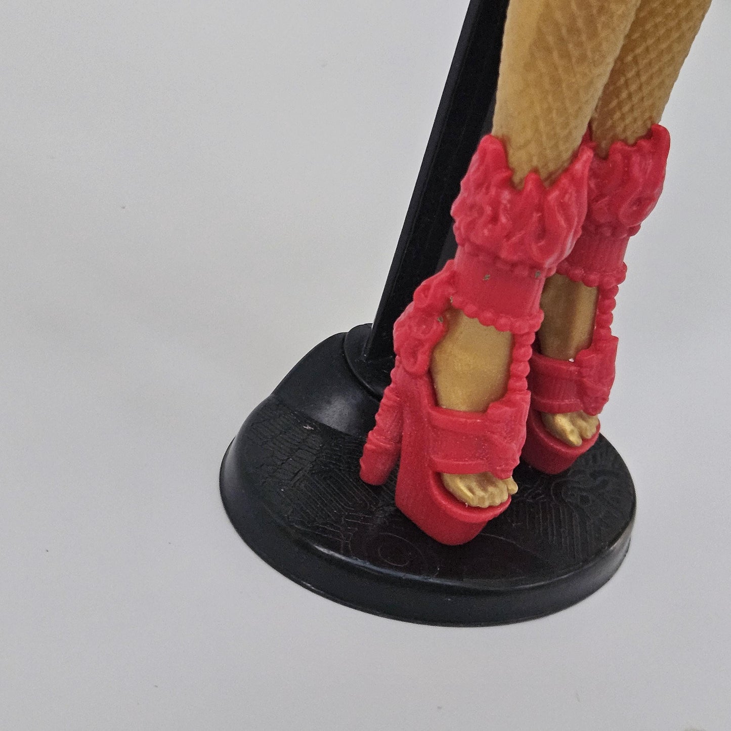 Monster High Doll Jinafire Long Ghouls Getaway for Collectors, Playing, Very Rare Doll, Original Clothes and Accessories, Used, Pre-owned