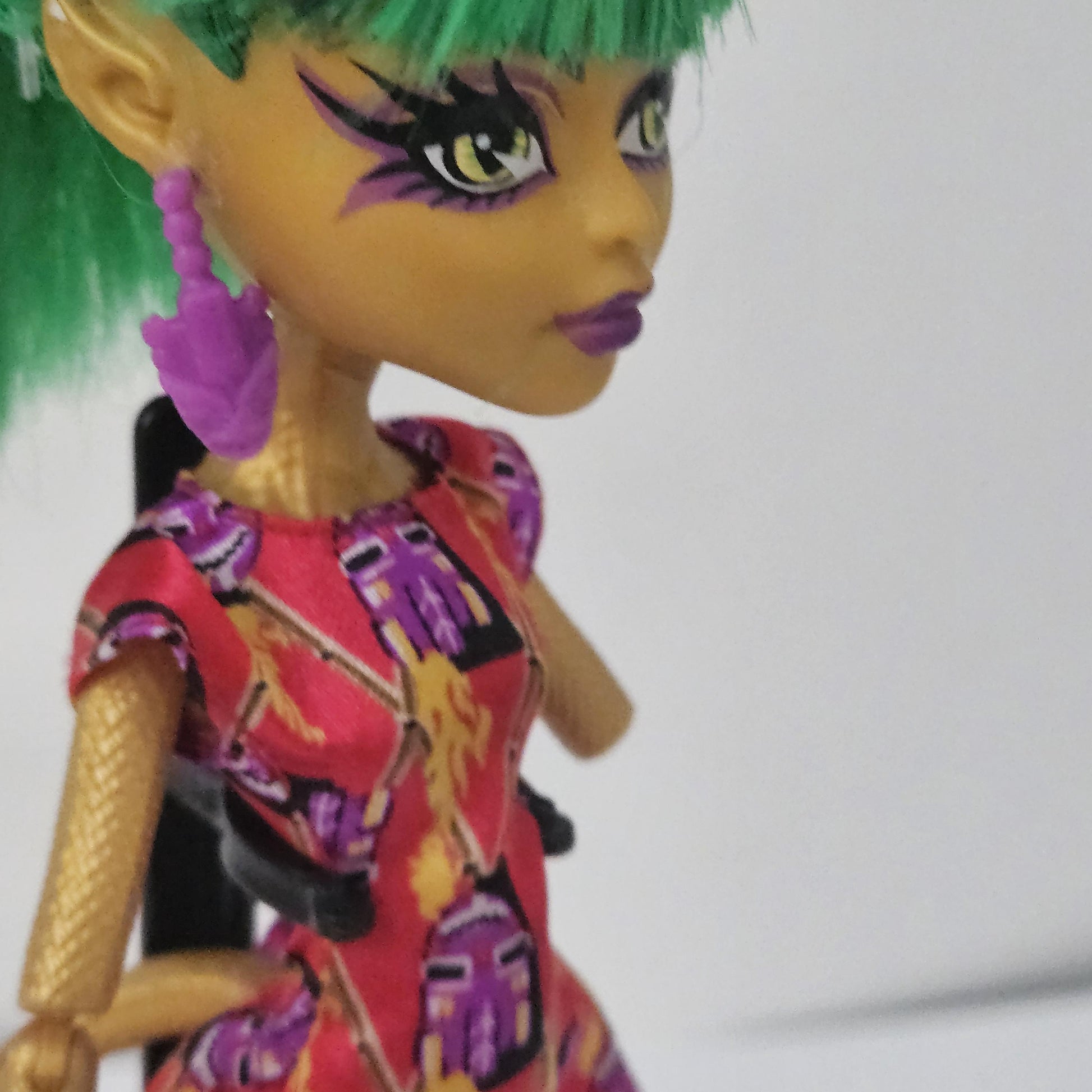 Monster High Doll Jinafire Long Ghouls Getaway for Collectors, Playing, Very Rare Doll, Original Clothes and Accessories, Used, Pre-owned