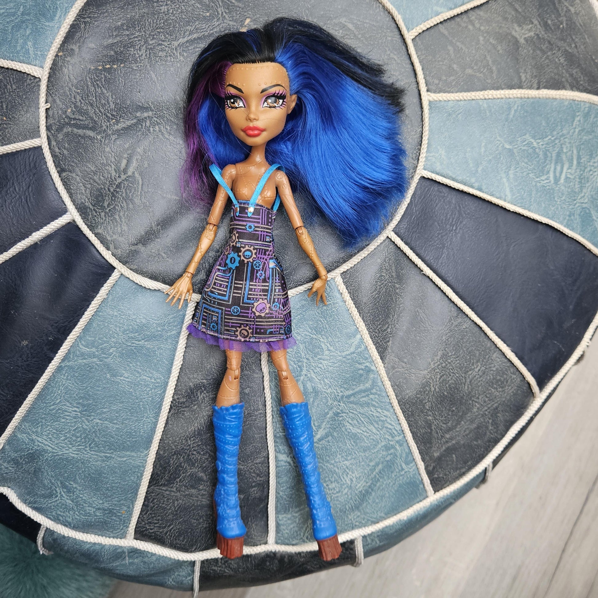 Monster High Doll Robecca Steam, Art Class, for Collectors, Playing, Rare Doll, Original, Mattel Excellent Condition, 2013, Used, Pre-owned