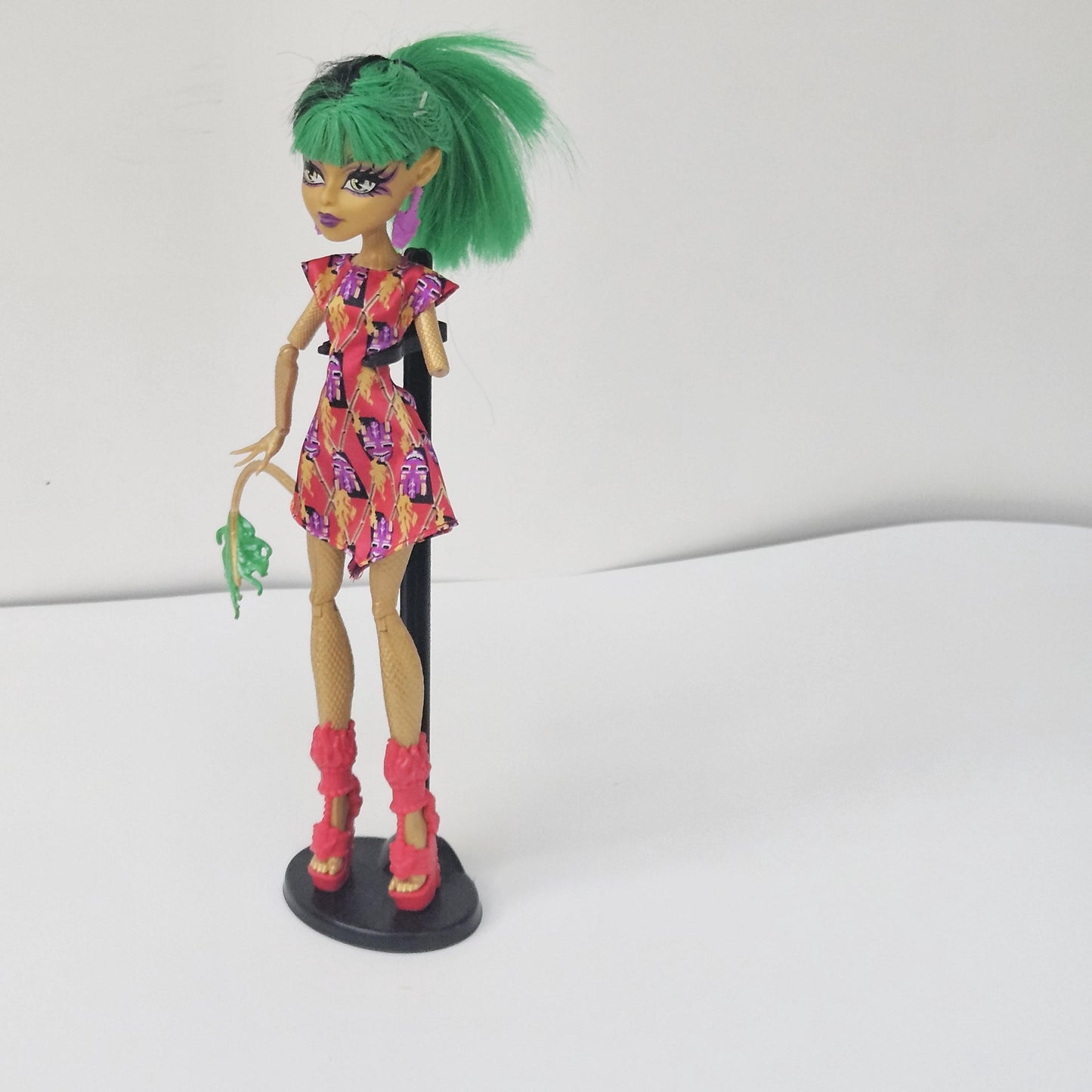 Monster High Doll Jinafire Long Ghouls Getaway for Collectors, Playing, Very Rare Doll, Original Clothes and Accessories, Used, Pre-owned